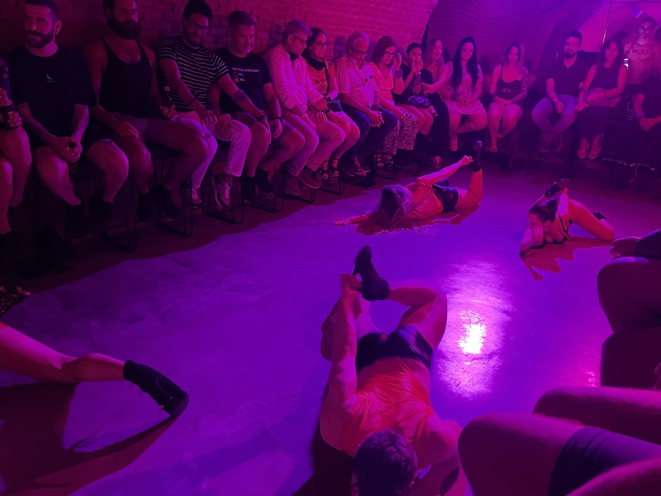 VERPERA CABARET EROTICO BUENA